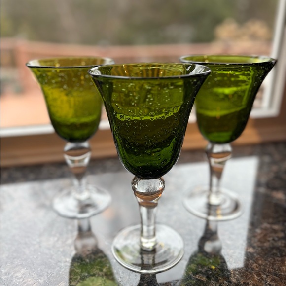 *Vintage Artland Bubble Glass Goblets in beautiful emerald green. Set of 3. - Picture 2 of 3